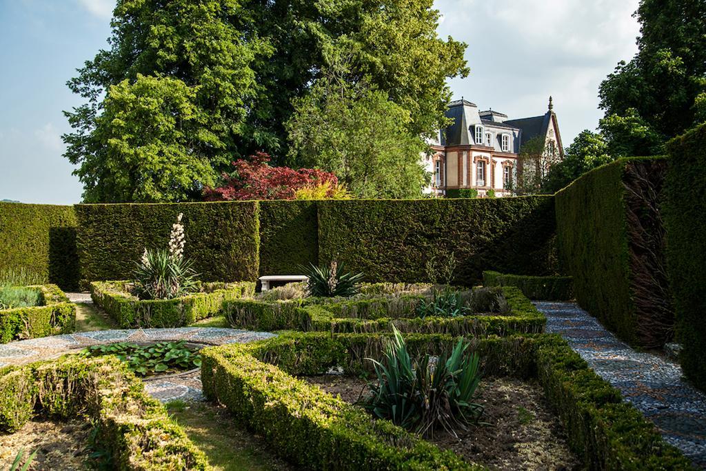 Chateau De Bouelles Bed & Breakfast นูฟชาเตล-ออง-เบร ภายนอก รูปภาพ
