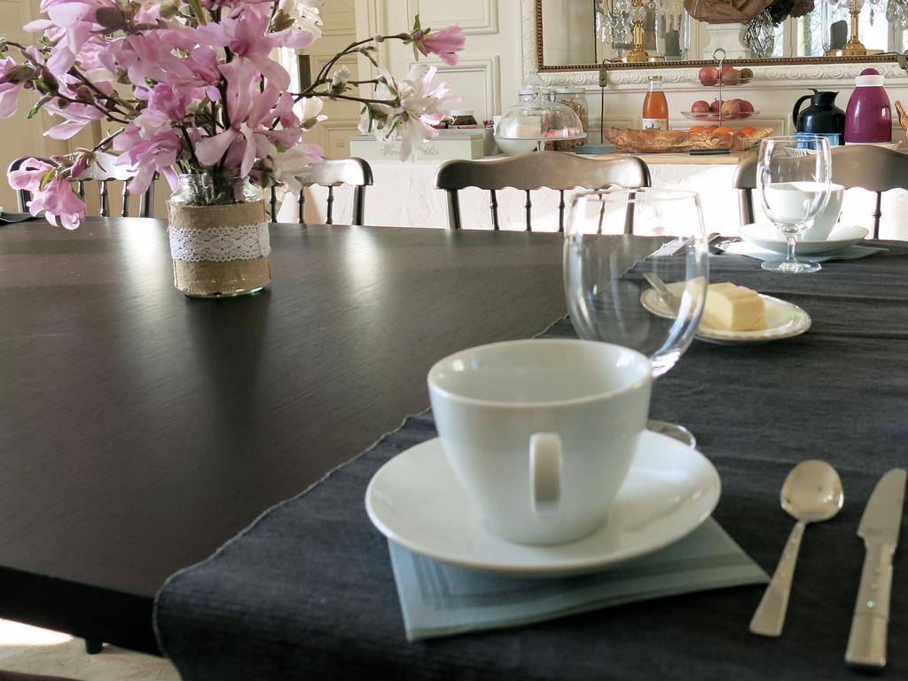Chateau De Bouelles Bed & Breakfast นูฟชาเตล-ออง-เบร ภายนอก รูปภาพ
