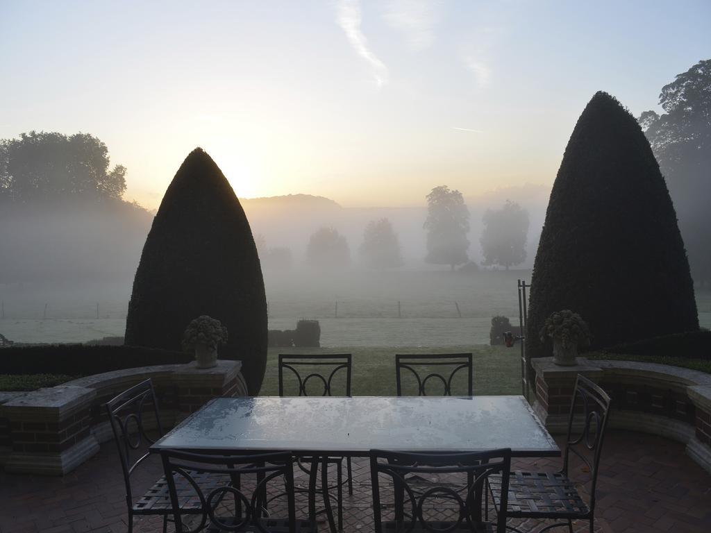 Chateau De Bouelles Bed & Breakfast นูฟชาเตล-ออง-เบร ภายนอก รูปภาพ
